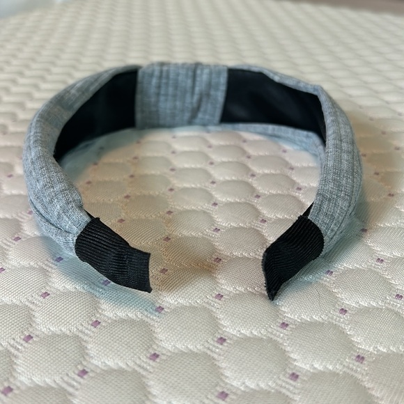 Cute headbands with a knot on top. Pink, grey, mustard, and tan. - Picture 8 of 11